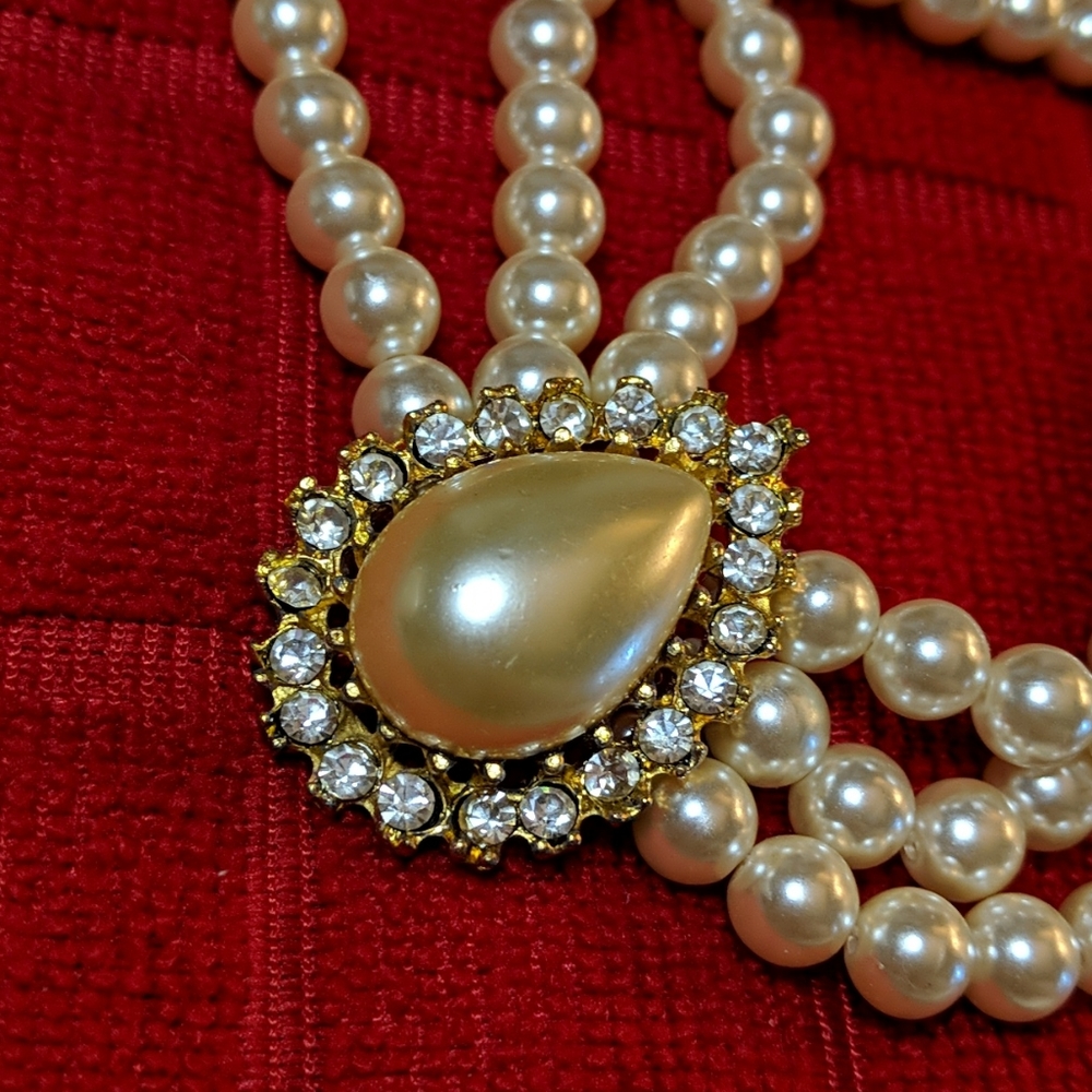 *. Choker - Picture 9 of 9